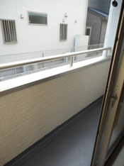 外からの目が気にならないバルコニーで洗濯物が干せます