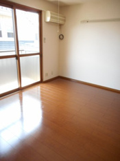 こちらの居間で趣味の時間をお楽しみください