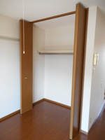 内装は落ち着いています