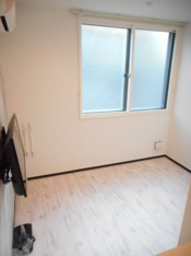 ゆったりした洋室です