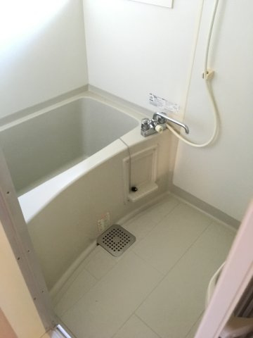 日々の疲れを癒すお風呂付です