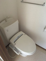 清潔感のあるトイレです