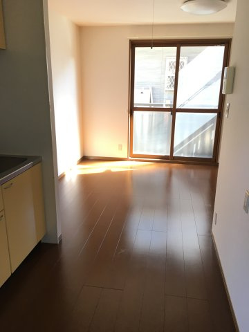 ゆったり過ごせるリビングです