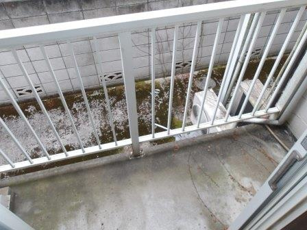 落ち着いた時間を過ごせるバルコニーです