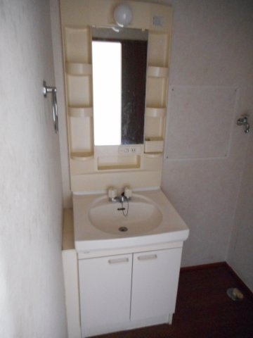 独立洗面台、朝の身支度には欠かせません