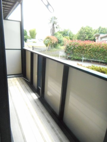 お洗濯にも便利なバルコニー付き