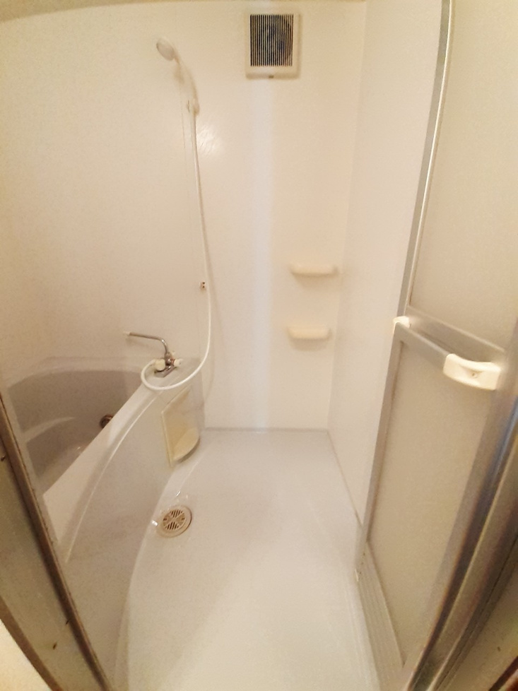 コンパクトで使いやすいお風呂です