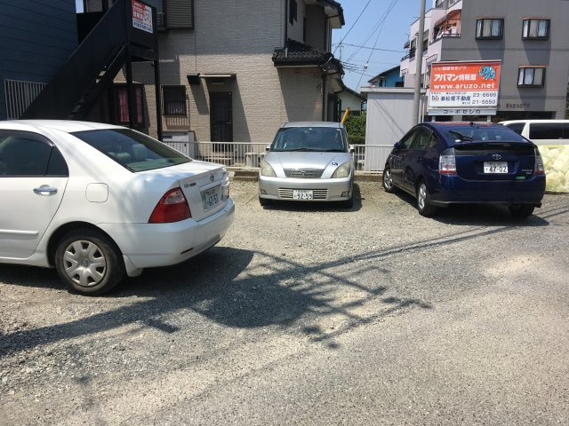 駐車場に車を止められます