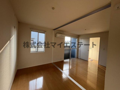 【居間・リビング】 | ウェルシーⅡ | 別部屋写真