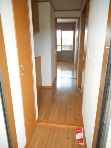 毎日通る玄関はこちらです