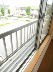 開放的で明るい空間を演出してくれるバルコニーです