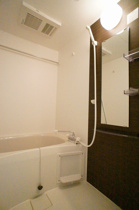 ゆったり過ごせるお風呂です