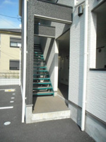 毎日通るエントランスはこのようになっています