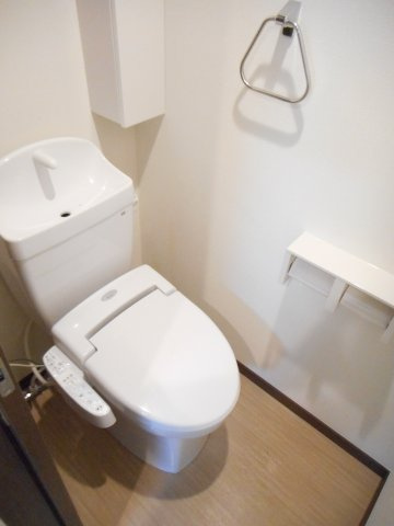 清潔感のあるトイレです