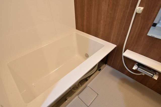 トラストコート中筋の浴室