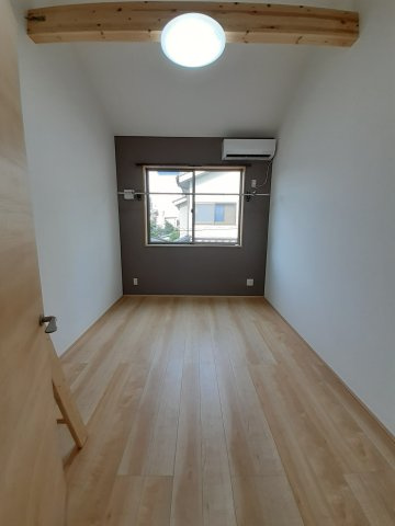 スタンダードな洋室です