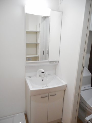 明るい洗面所です