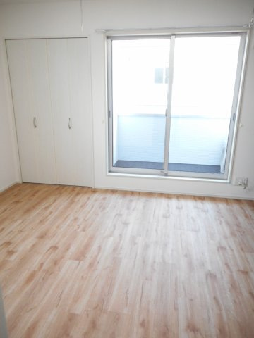 ゆったり過ごせる居間です