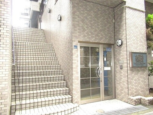 エントランス、外階段　※前回募集時2021.8撮影