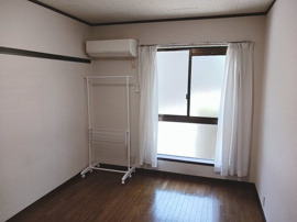 ゆったり過ごせる居間です