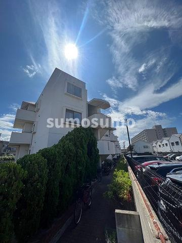 ハイツラセーヌの外観