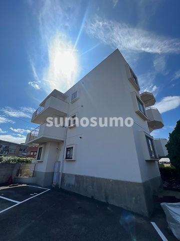 ハイツラセーヌの外観