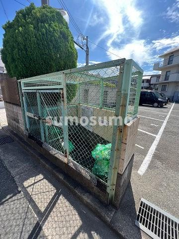 ハイツラセーヌの外観