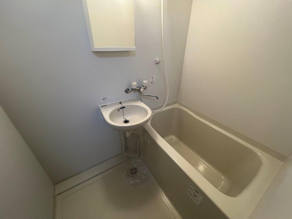 小金井市中町２丁目のアパートの浴室