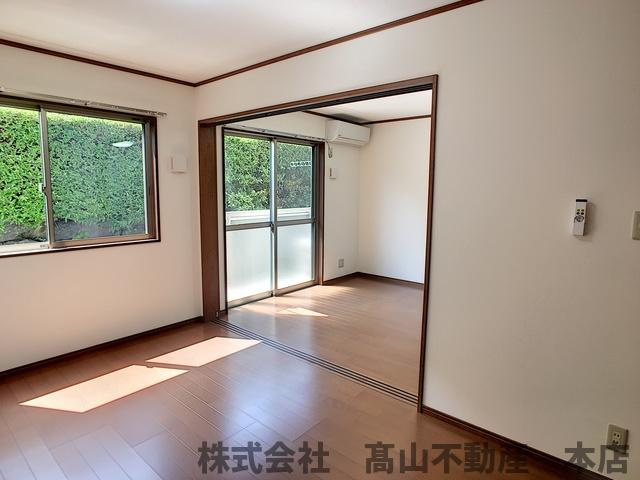 宗像市葉山２丁目のアパートの洋室