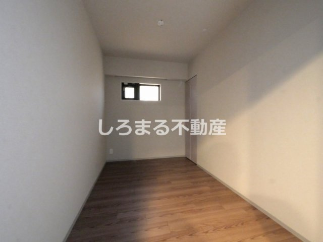 ルフォンプログレ新町の洋室