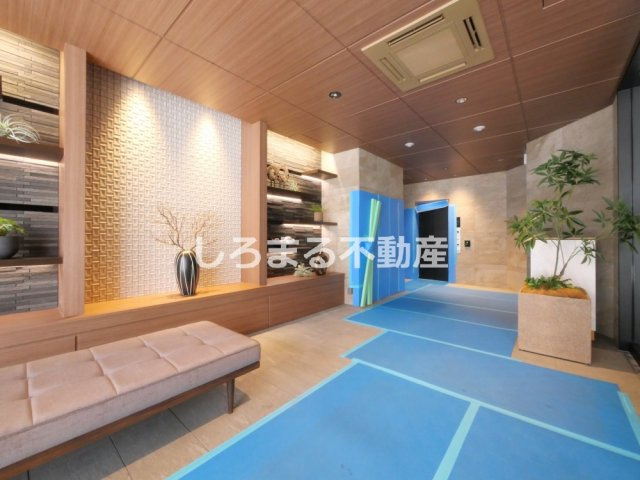 ルフォンプログレ新町のロビー