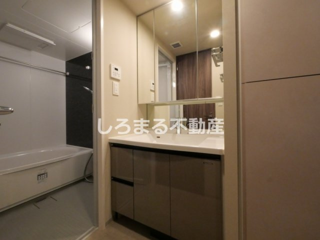 ルフォンプログレ新町の洗面所