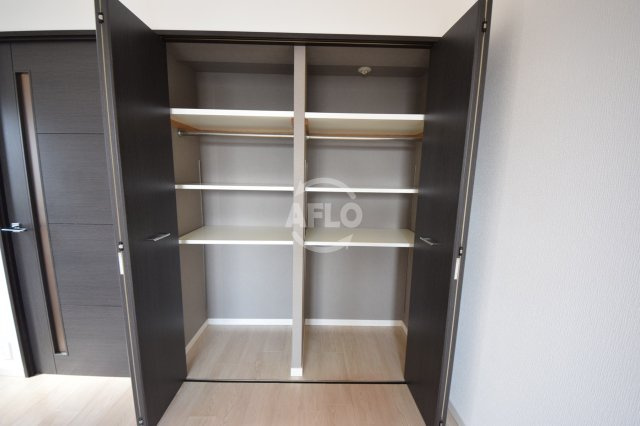 カスタリア堺筋本町の収納|カスタリア堺筋本町　クローゼット