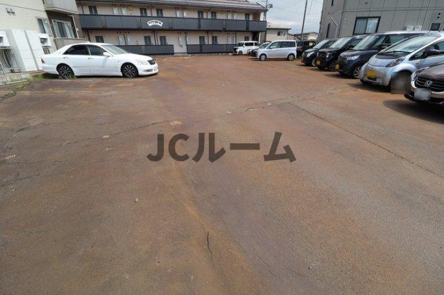 ビビッドＫの駐車場