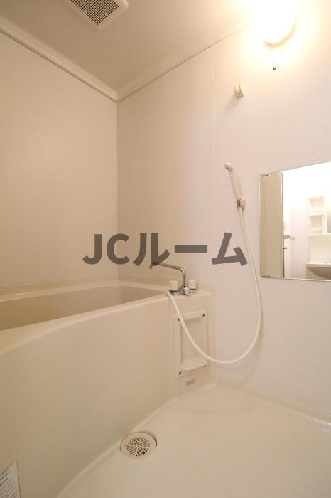 ビビッドＫの浴室