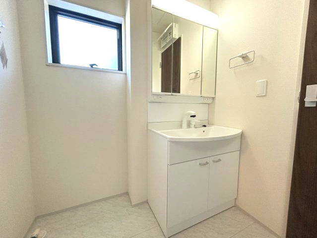 新築戸建　長野市桐原の独立洗面台