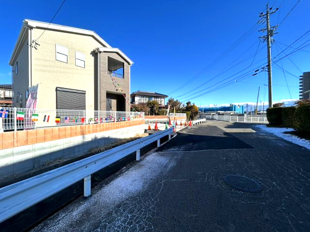 新築戸建　長野市桐原の前面道路含む現地写真