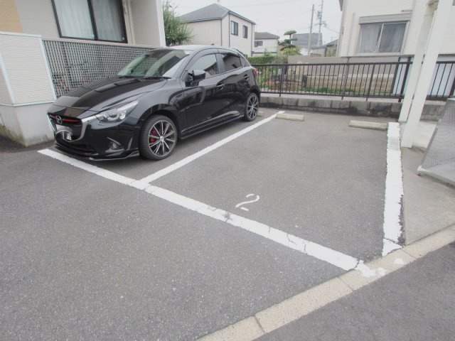 クレスト中仙道の駐車場