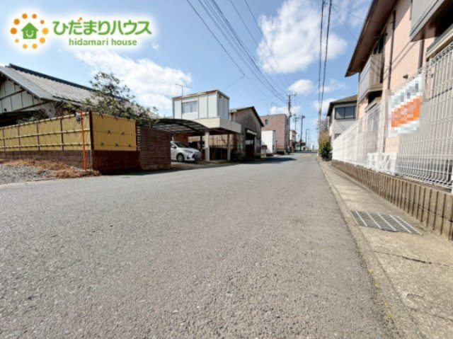 【前面道路含む現地写真】 | 水戸市柳町1期　新築戸建　 | 落ち着いた住環境が魅力的です☆