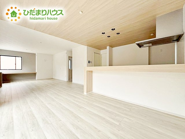 【居間・リビング】 | 水戸市柳町1期　新築戸建　 | 家族だんらんを育む開放感あふれるリビング・ダイニング