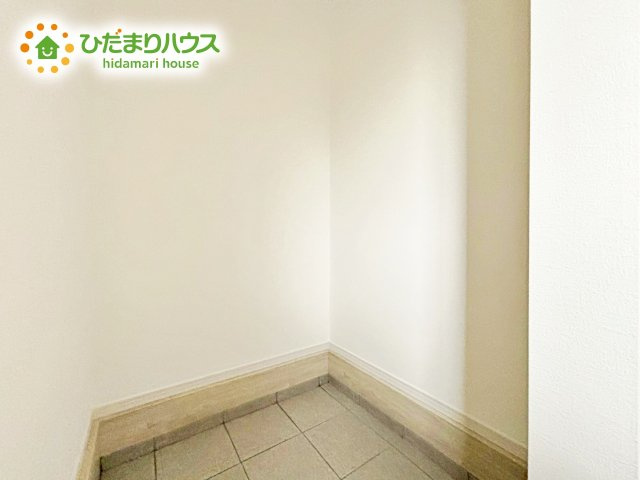 【収納】 | 水戸市柳町1期　新築戸建　 | 土間の玄関シューズクロークならアウトドア用品やベビーカーも土汚れを気にせずスッキリ収納できます。