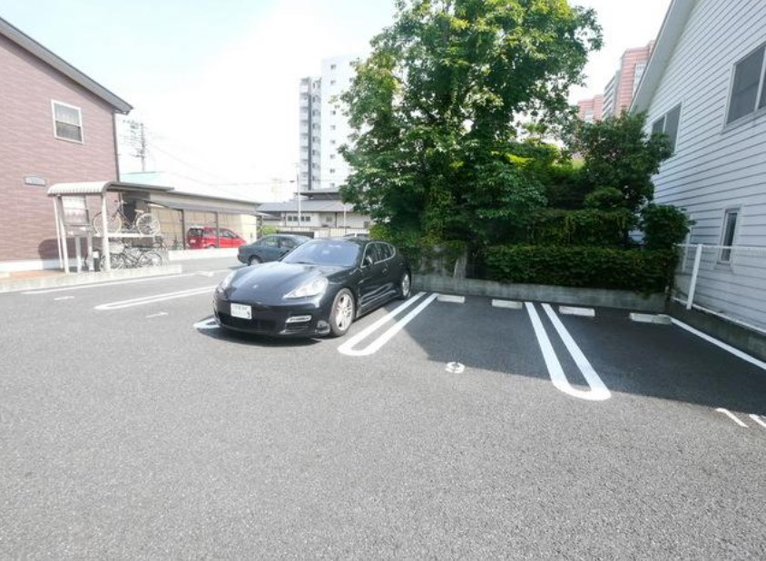 アムール新都心の駐車場