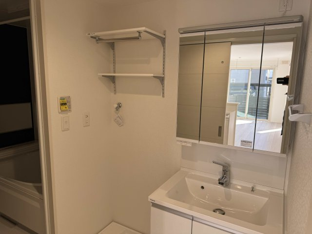 ＣＬＡＩＲ　ＨＥＩＭの洗面所|明るい洗面所です