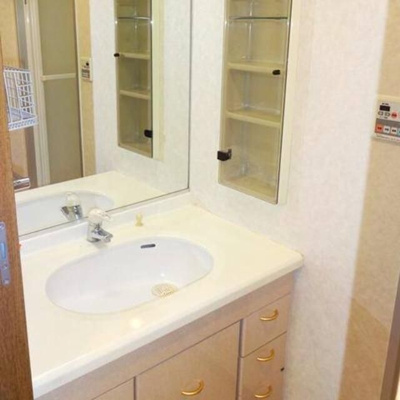 【独立洗面台】 | クリオ西川口伍番館 | 独立洗面台あり、毎朝おしゃれに忙しい女性の方におすすめです