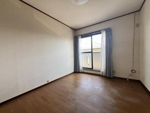 知多郡東浦町大字緒川字上高根台の洋室|洋室6帖♪（南東側）