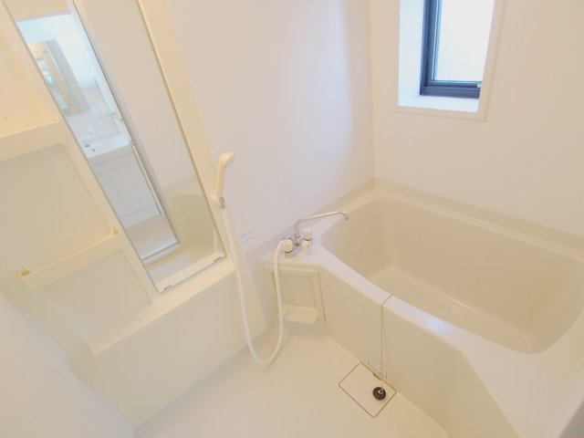 ディアス飛鳥B棟の浴室