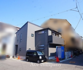 【外観】 | 平野区加美東1丁目 | 【開放感のある南西角地☆（道路4ｍ×6ｍ）駐車2台可能！2階建て♪】ローン返済目安：月々約130410円（頭金0円、変動金利0.875％、返済期間40年、ボーナス払い無しで試算しています）