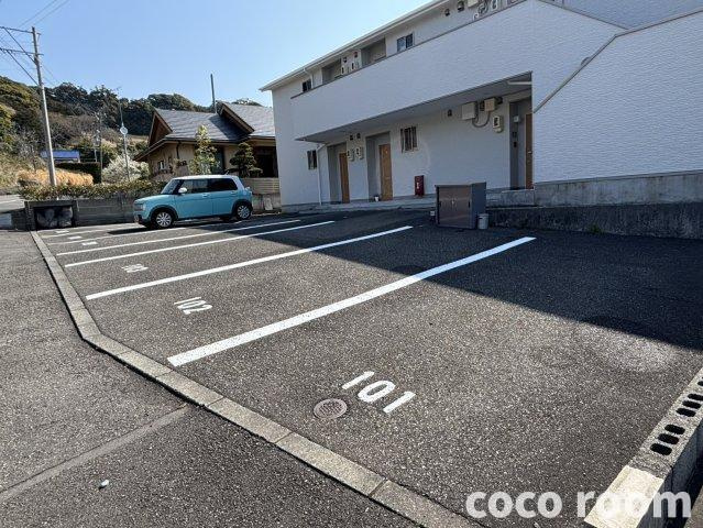 カーサ白井の駐車場
