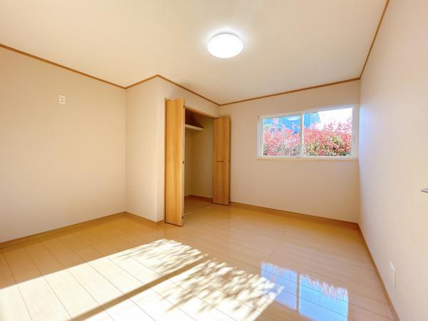 八戸市石堂１丁目のその他|【リフォーム済】1階廊下の写真です。フローリング張り、壁天井クロス仕上げ、照明新品交換等を行いました。