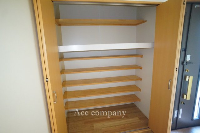 【収納】 | 平野区平野北2丁目 | 玄関ホールに大容量のシューズクローゼットあります♪